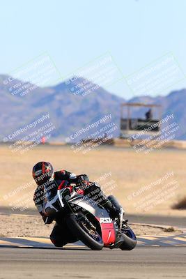 media/Jan-08-2022-SoCal Trackdays (Sat) [[1ec2777125]]/Turn 4 (1145am)/